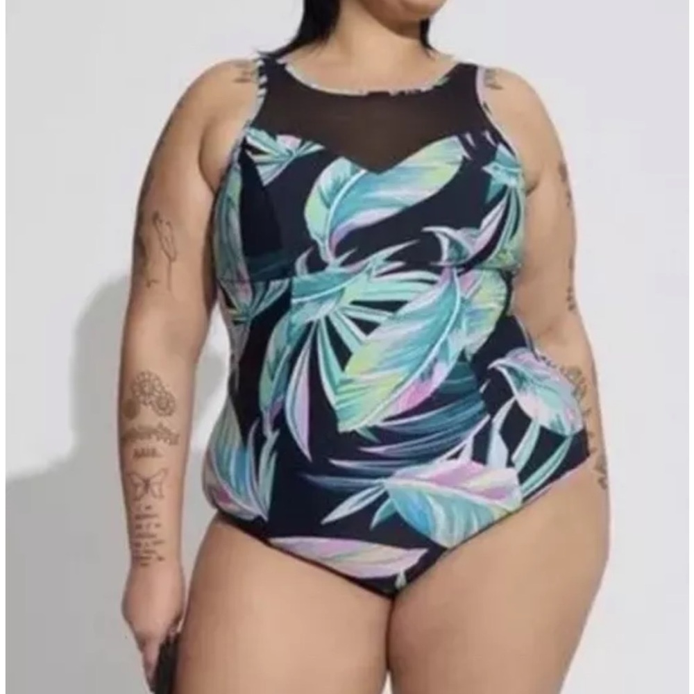 Torrid swimsuit new with tags! Size 6